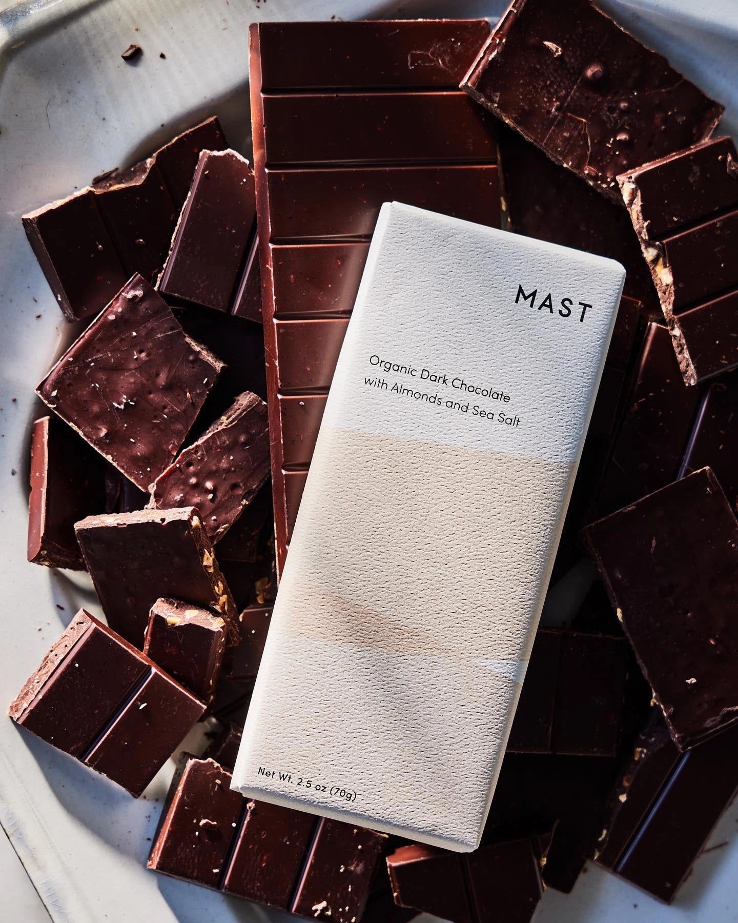 MAST - Organic Oat Milk Chocolate w/ cocoa nibs