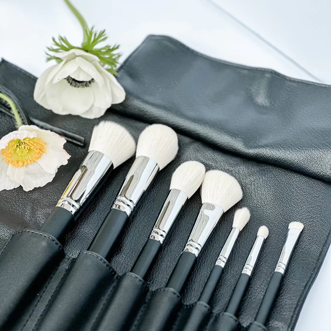 Beauty From Bees 7-Piece Makeup Brush Roll